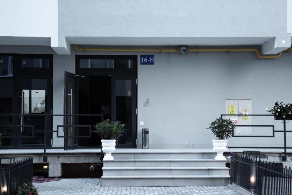 Angela Nordic Apartment. Suceava Exterior foto